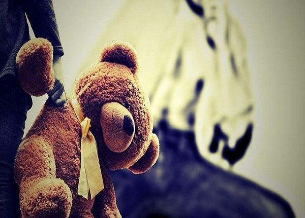 Hombre en Kansas City agredió sexualmente a una víctima de 3 años para producir y distribuir pornografía infantil