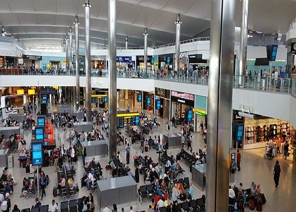 EEUU: viajeros aéreos enfrentan cancelaciones durante fin de semana del Día de los Caídos