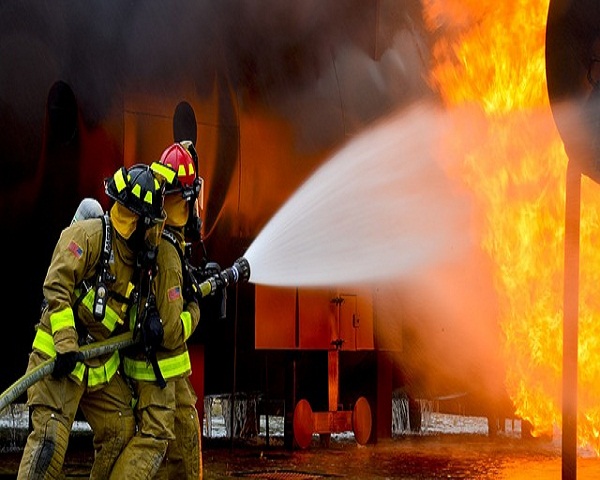 Incendios forestales incineraron 700 viviendas en California