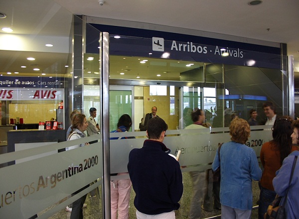 Argentina reabrió vuelos para turistas de países limítrofes