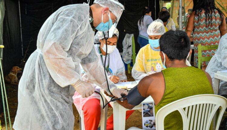 Líderes mundiales prometen miles de millones de dólares para combatir la pandemia