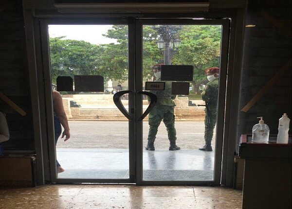 Yunior García, principal promotor de las protestas en Cuba se fue a España