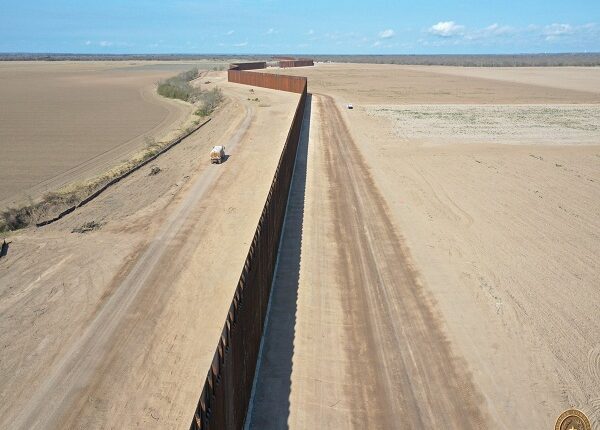 México rechaza anuncio de EEUU de retomar construcción de muro fronterizo