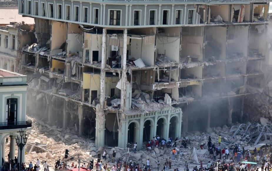 Sube a 18 el número de muertos tras explosión en lujoso hotel Saratoga de La Habana