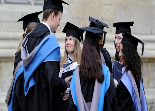 Los hijos de inmigrantes sobresalen más que los niños de los nacidos en EEUU