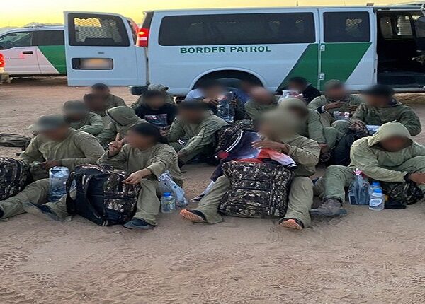 Decisión de suspender libertad condicional de inmigrantes causaría hacinamiento en la frontera