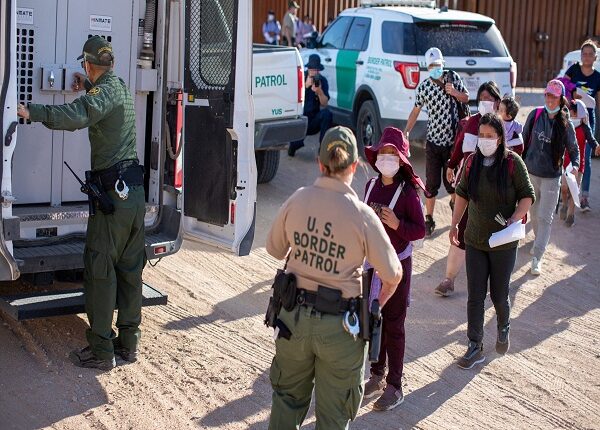 DHS y DOJ proponen regla para incentivar procesos de migración legal a EEUU