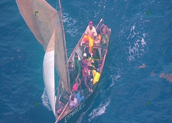 Guardia Costera de EEUU suspende búsqueda de víctimas del naufragio cerca de Puerto Rico