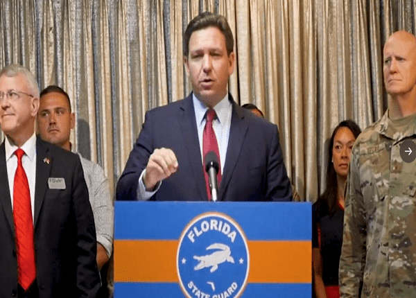 Demandan al gobernador de Florida por traslado de migrantes