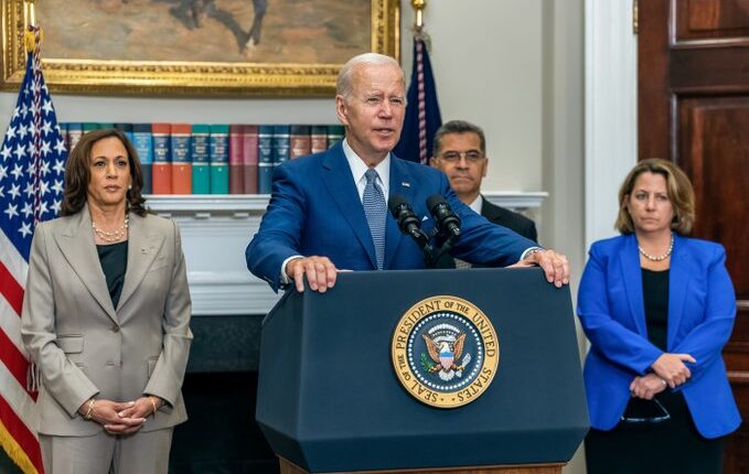 Lesión extirpada del pecho de Biden era una forma común de cáncer de piel