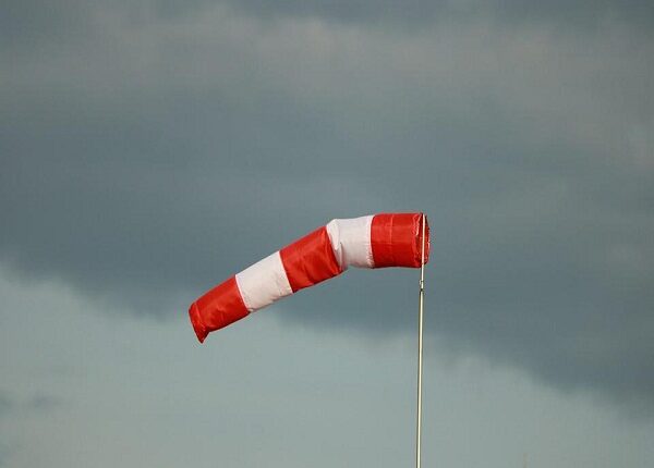 Persisten advertencias de inundaciones en Miami ante aumento de lluvias y tormentas eléctricas