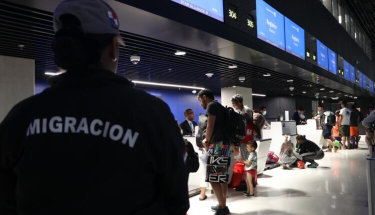 Panamá asegura que “Venezuela no ha organizado vuelos para buscar a sus compatriotas”