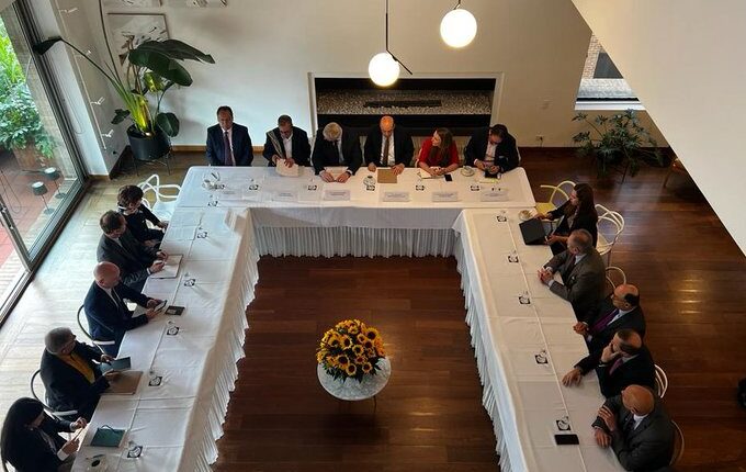 Oposición venezolana exhorta al gobierno de Maduro a volver a la mesa de diálogo