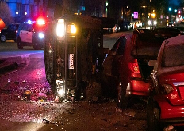 Hombre muere en un choque frontal en vía de Kansas City, Missouri