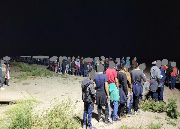 Interceptan a 283 migrantes e incautan 182 libras de marihuana en frontera de Texas