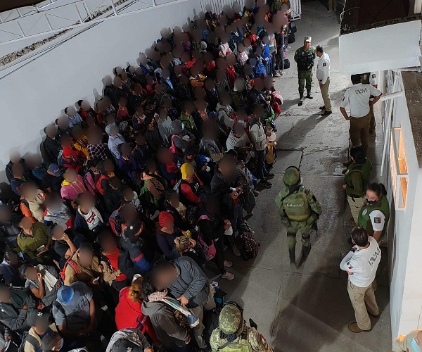Rescatan a 253 migrantes secuestrados en una vivienda en Durango, México