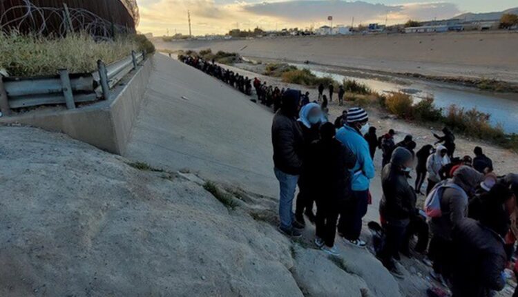 "Regresar a México no es opción": migrantes que llegan a El Paso huyendo de la violencia