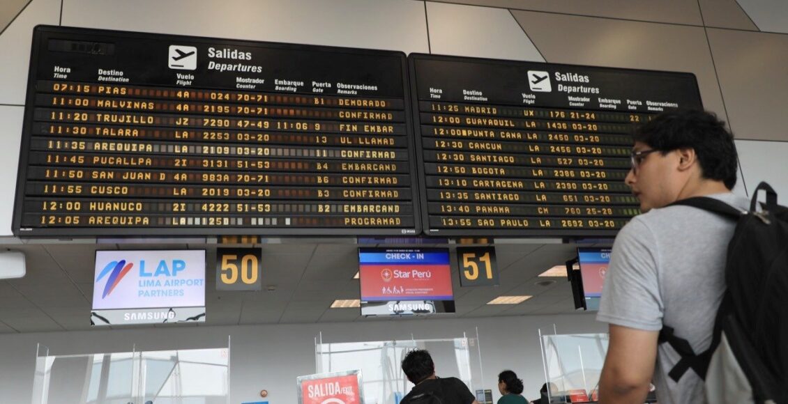 Aeropuerto de Arequipa en Perú suspende sus operaciones por protestas