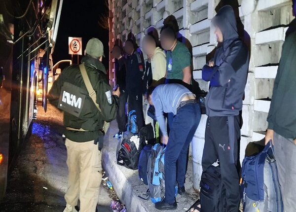 Autoridades interceptan a 54 migrantes en Jalisco, al norte de México