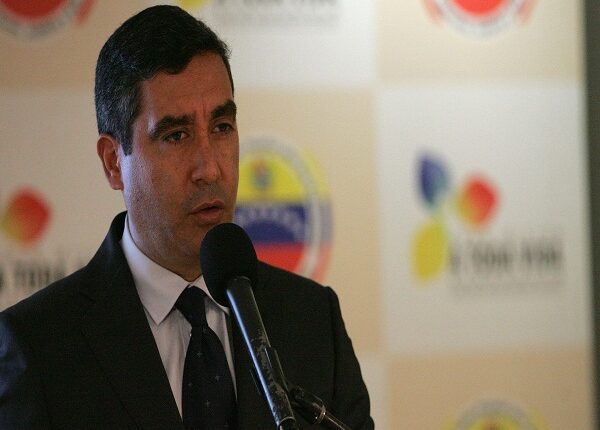 Régimen de Maduro libera a exministro chavista Miguel Rodríguez Torres