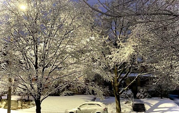 Esperan que clima peligroso de nevadas finalice este miércoles en Kansas City, Missouri