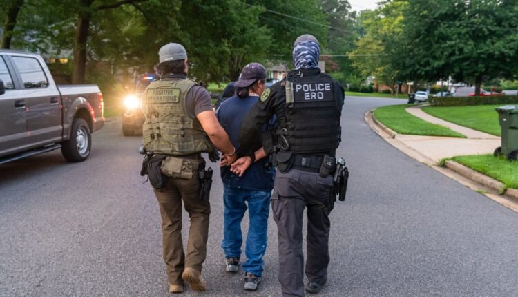 ICE arresta en redadas a 67 inmigrantes condenados por tráfico de drogas y otros delitos