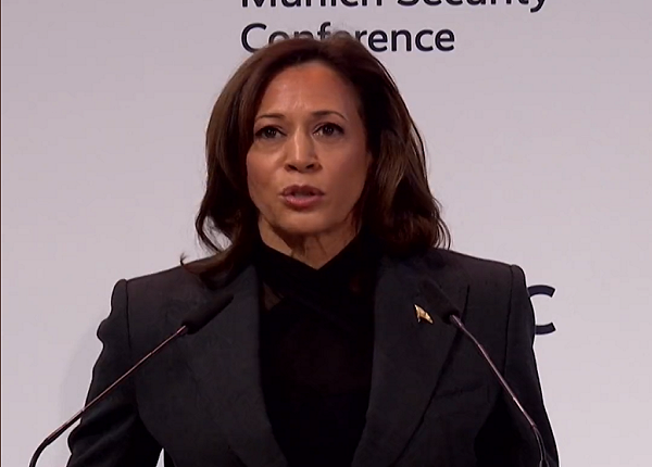 Kamala Harris afirma que Rusia cometió crímenes contra la humanidad en Ucrania