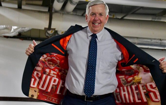Gobernador de Missouri alentará a los Kansas City Chiefs en el Super Bowl LVII