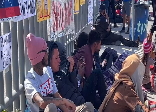 El silencio de sus gobiernos, un dolor añadido a los familiares del incendio de Ciudad Juárez