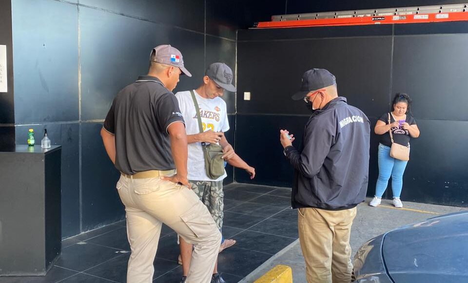 Autoridades migratorias de Panamá encuentran a 28 migrantes irregulares