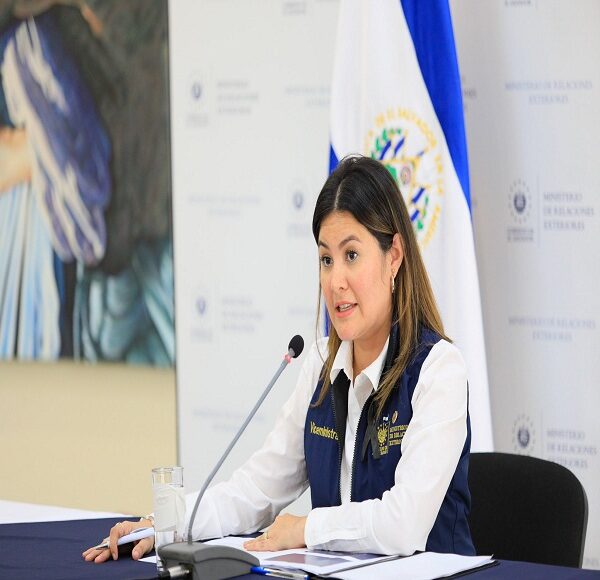 El Salvador pide renuncia de responsables de políticas migratorias de México tras incendio en Ciudad Juárez