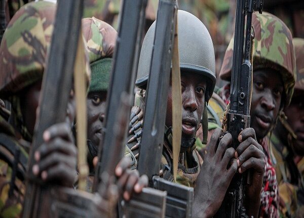 Ejército y fuerza rival se enfrentan en Sudán