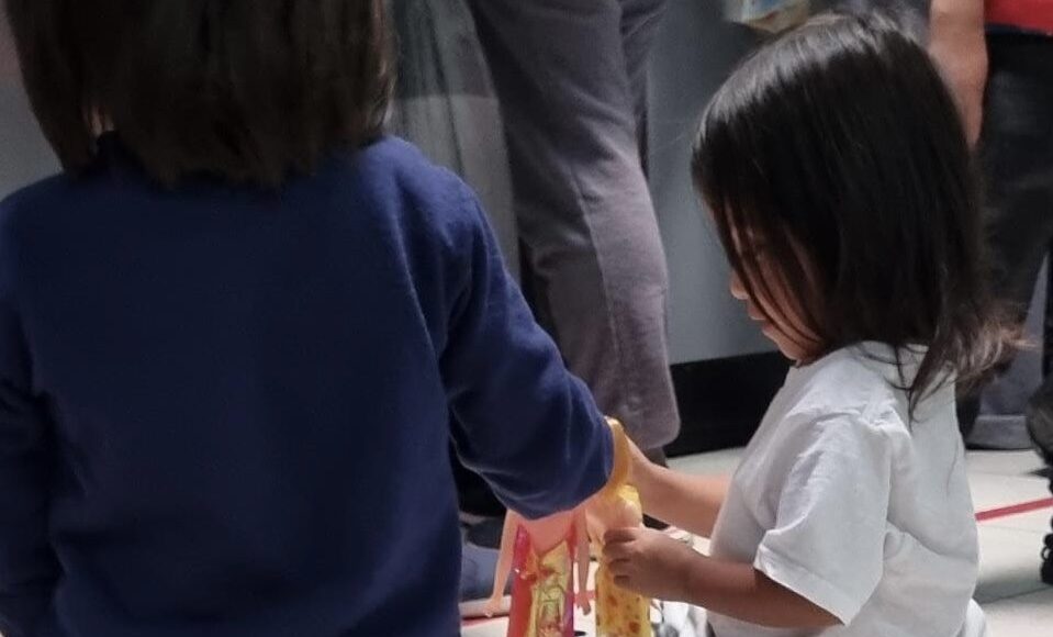 Retornan a Guatemala 58 grupos familiares en vuelo procedente de EEUU