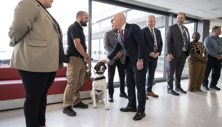 EEUU actualiza advertencias sobre amenazas terroristas domésticas "cada vez más elevadas"