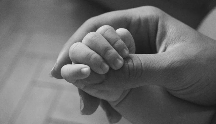 Identifican a una bebé de seis meses hallada muerta en un bosque de Kansas City, Missouri