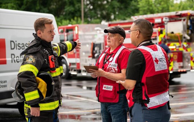 Cinco personas evacuadas tras incendio en apartamento de Overland Park, Kansas