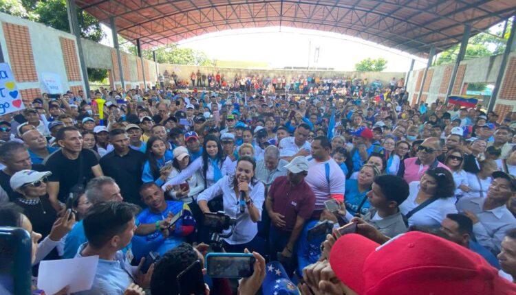 Contraloría General de Venezuela inhabilita por 15 años a María Corina Machado