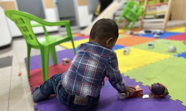 Autoridades de EEUU establecen un “expediente juvenil” para menores migrantes