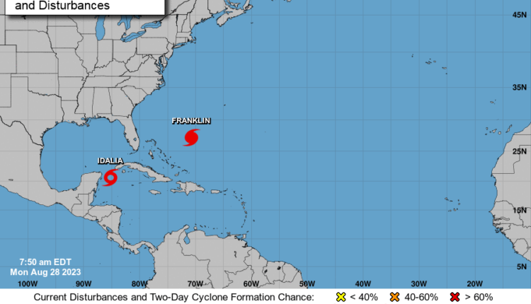 Se espera que la tormenta tropical Idalia se intensifique hasta convertirse en un peligroso huracán de categoría 3 mientras se desplaza hacia la costa del Golfo de Florida