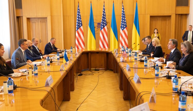 Blinken visita por cuarta vez a Ucrania para anunciar ayuda de $ 1.000 millones