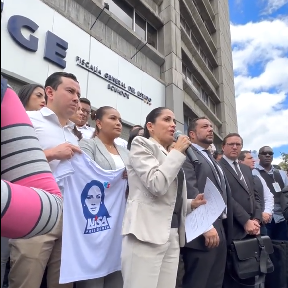 Candidata presidencial de Ecuador denuncia presunto plan de atentado contra su vida