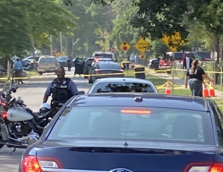 Una mujer muere tras tiroteo cerca de una escuela primaria de Kansas City, Missouri