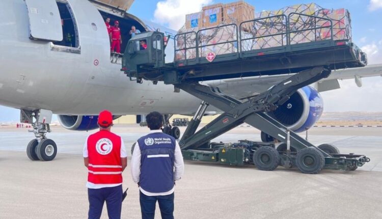 Un convoy humanitario de 20 camiones llegó a Gaza desde Egipto