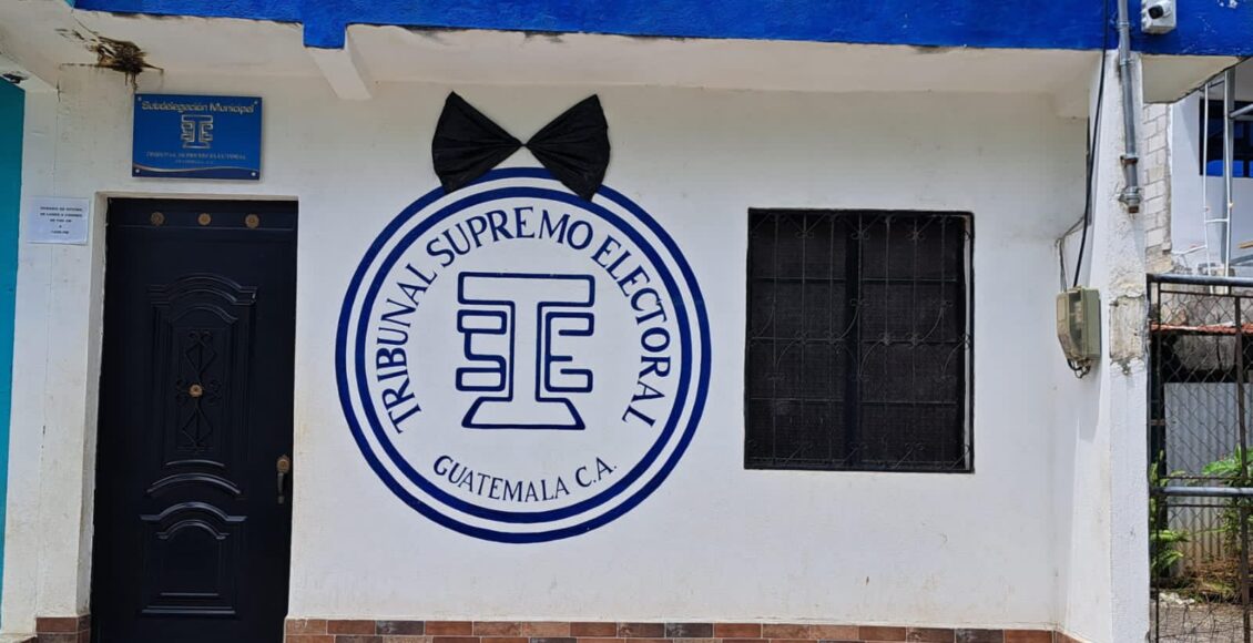 EEUU "gravemente preocupado" por esfuerzos para minar transición presidencial en Guatemala