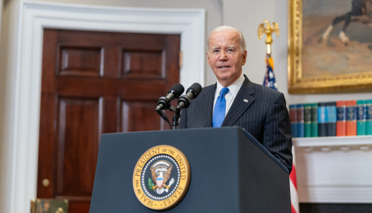 Presidente Biden dice que la ayuda de Estados Unidos para atacar a Hamas "está en camino"