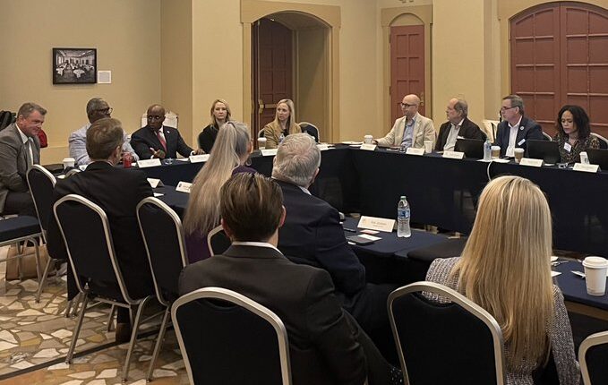 Departamento de Transporte de EEUUU y alcaldía de Kansas City, Missouri, se asocian para financiar proyectos de infraestructura y movilidad