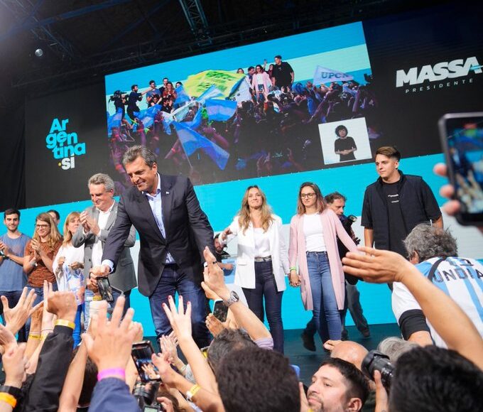 Massa sorprende y disputará con Milei la presidencia argentina