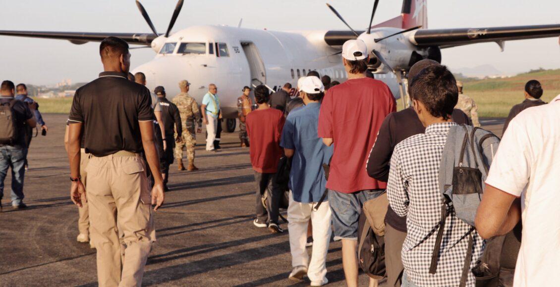 Sale desde Panamá otro vuelo chárter con ciudadanos colombianos que violaron leyes migratorias