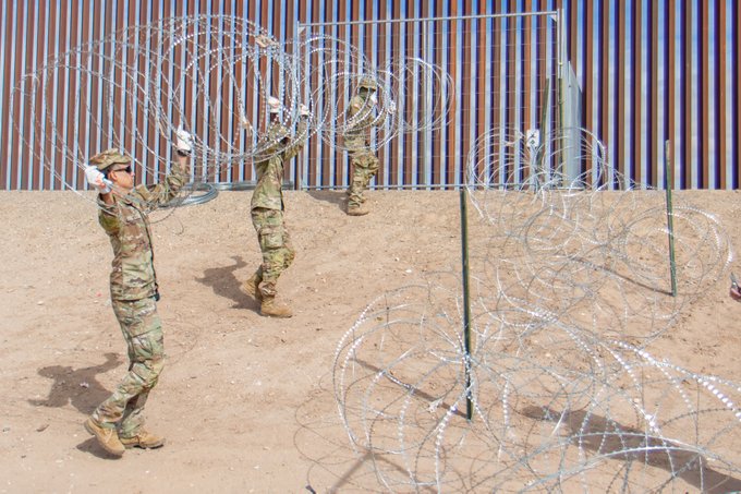 Ingenieros de la Guardia Nacional de Texas continúan asegurando la frontera entre Texas y México