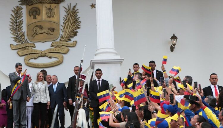 Maduro anuncia ajuste en el ingreso mínimo mensual de Venezuela, pero sin aumento salarial